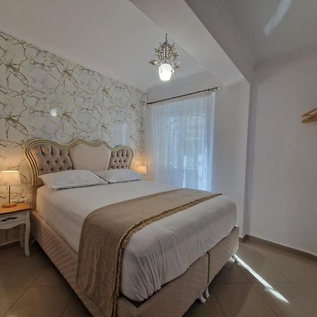 Iro Apartments เนอาเปรามอส ภายนอก รูปภาพ