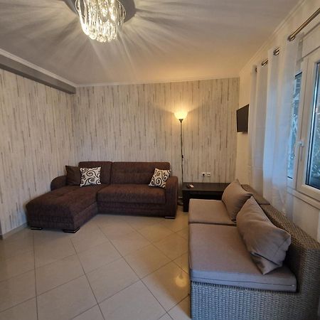 Iro Apartments เนอาเปรามอส ภายนอก รูปภาพ