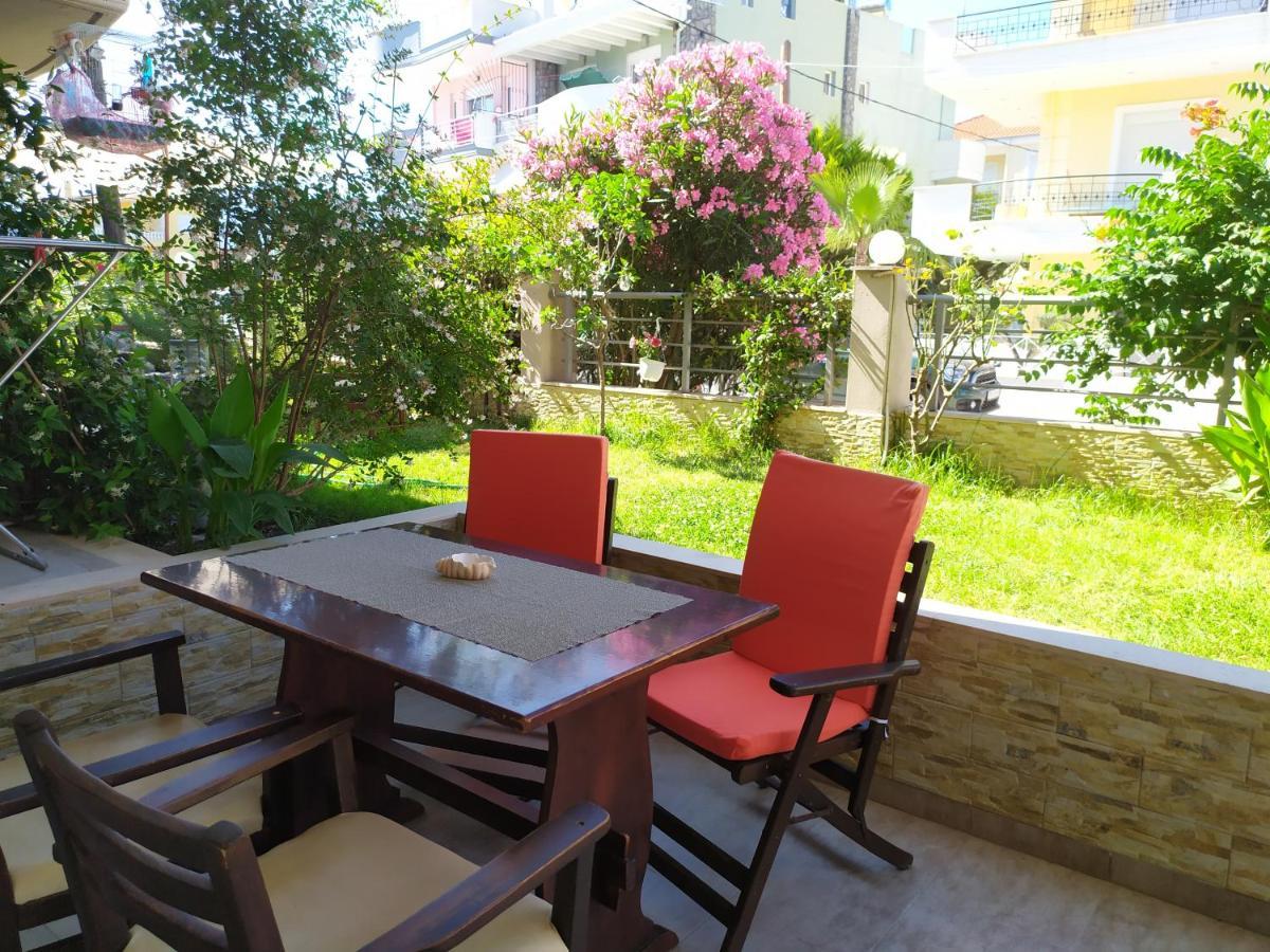 Iro Apartments เนอาเปรามอส ภายนอก รูปภาพ