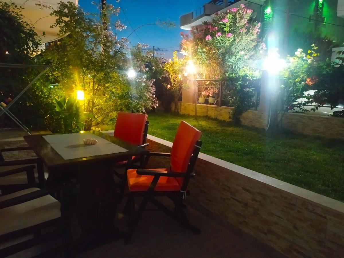 Iro Apartments เนอาเปรามอส ภายนอก รูปภาพ