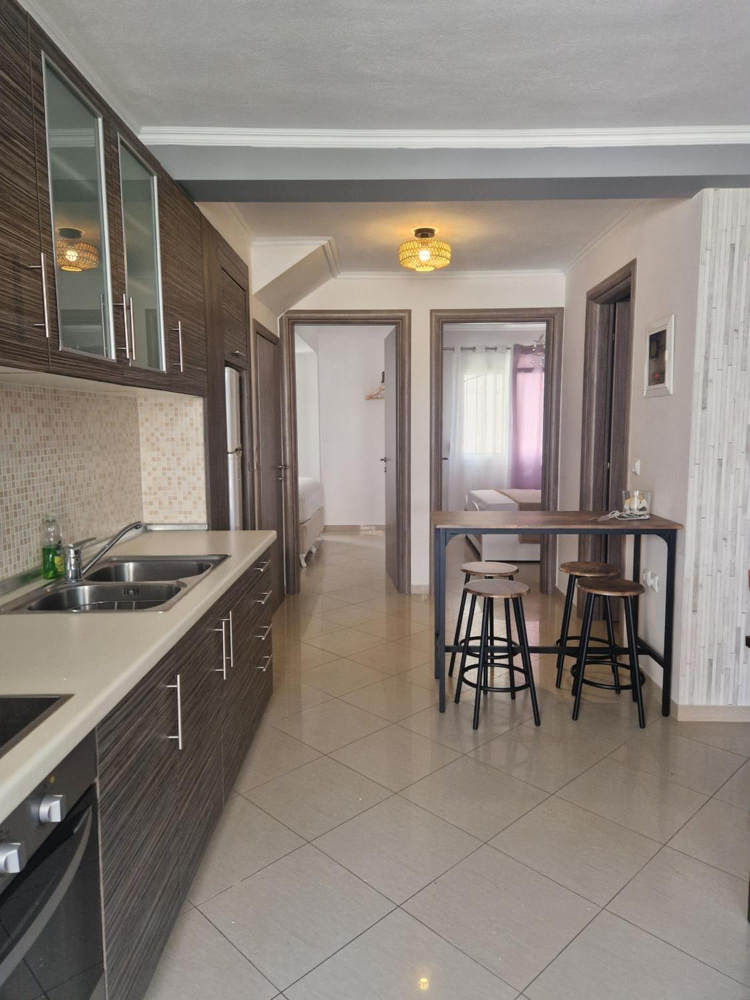 Iro Apartments เนอาเปรามอส ภายนอก รูปภาพ