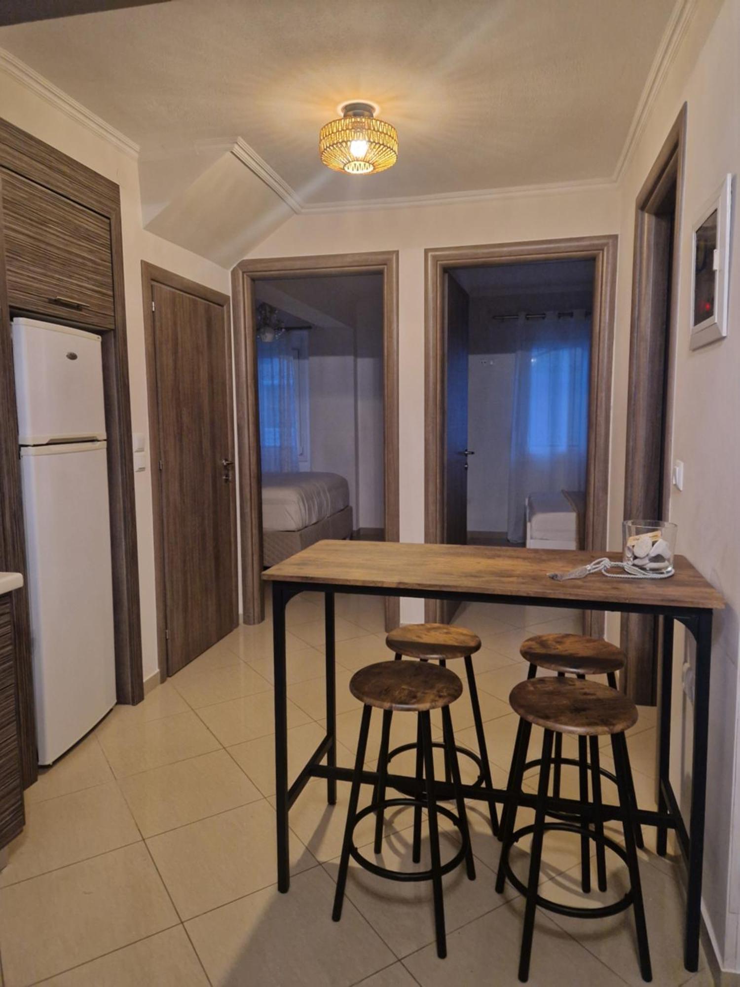 Iro Apartments เนอาเปรามอส ภายนอก รูปภาพ